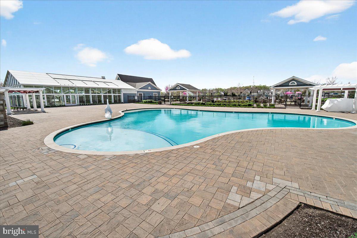 TWO RIVERS - Residential