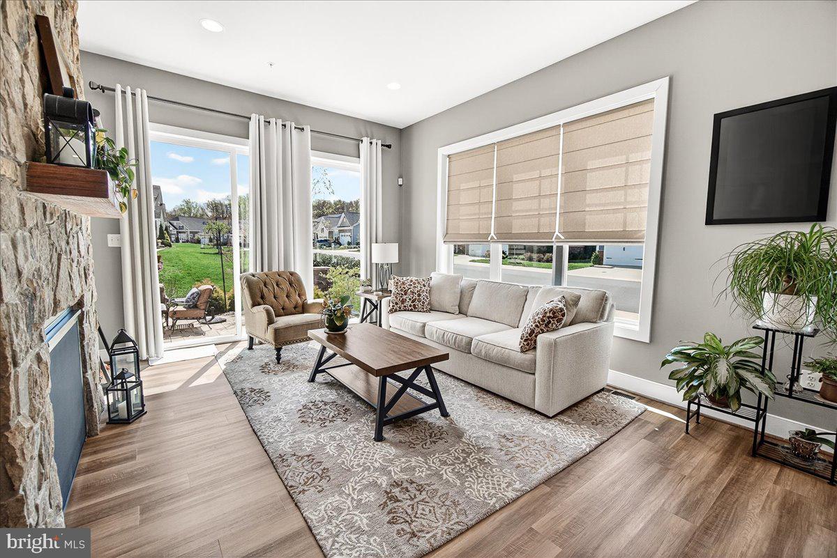 TWO RIVERS - Residential