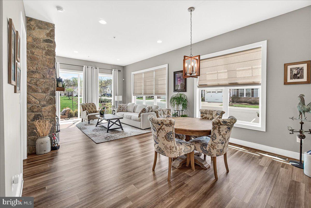 TWO RIVERS - Residential