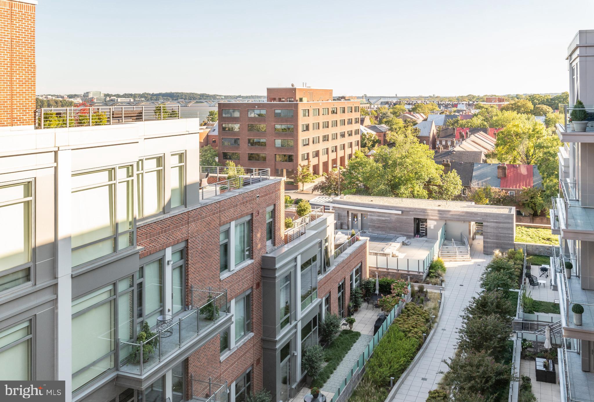 THE ORONOCO - Residential Lease