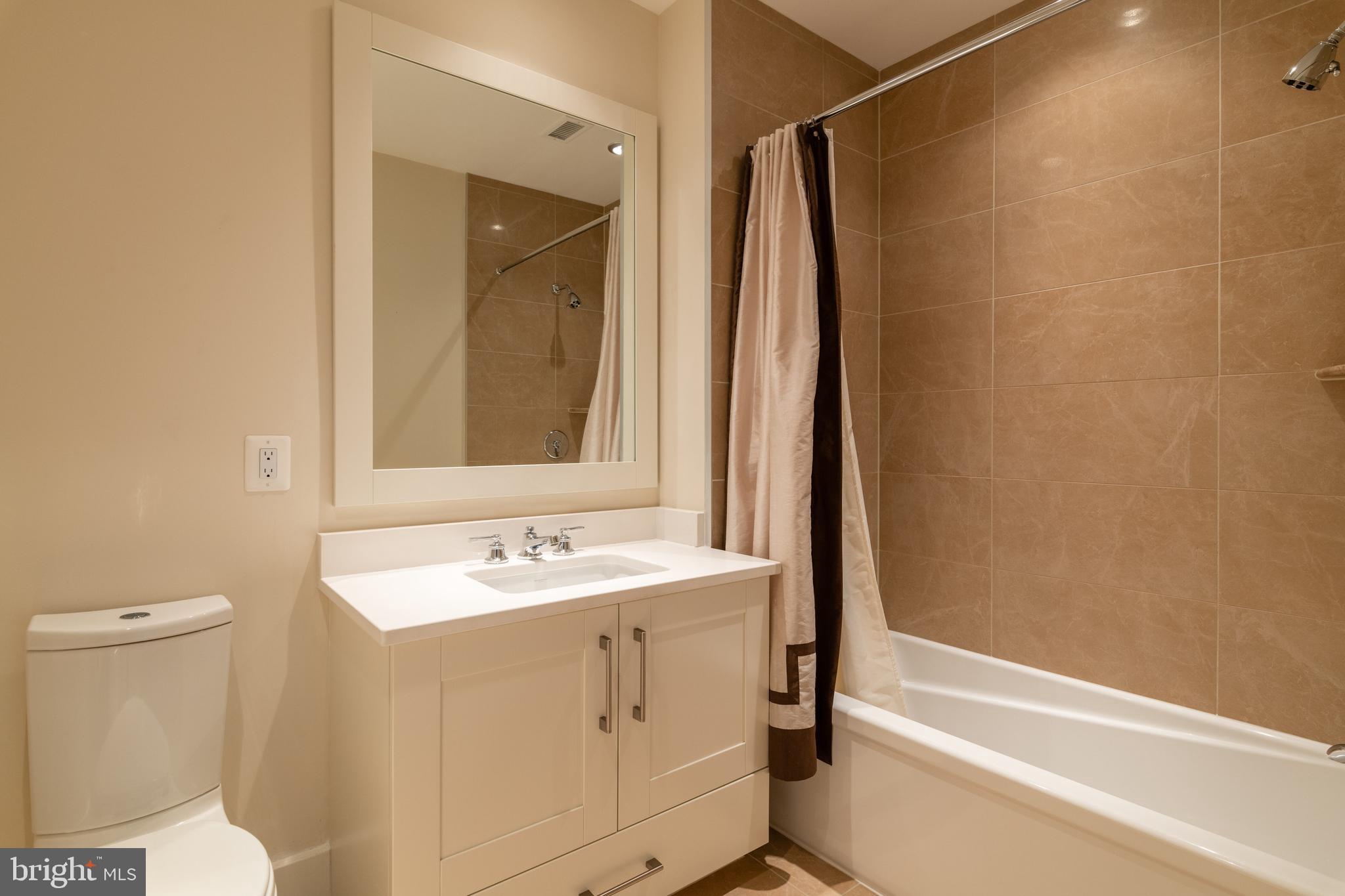 THE ORONOCO - Residential Lease