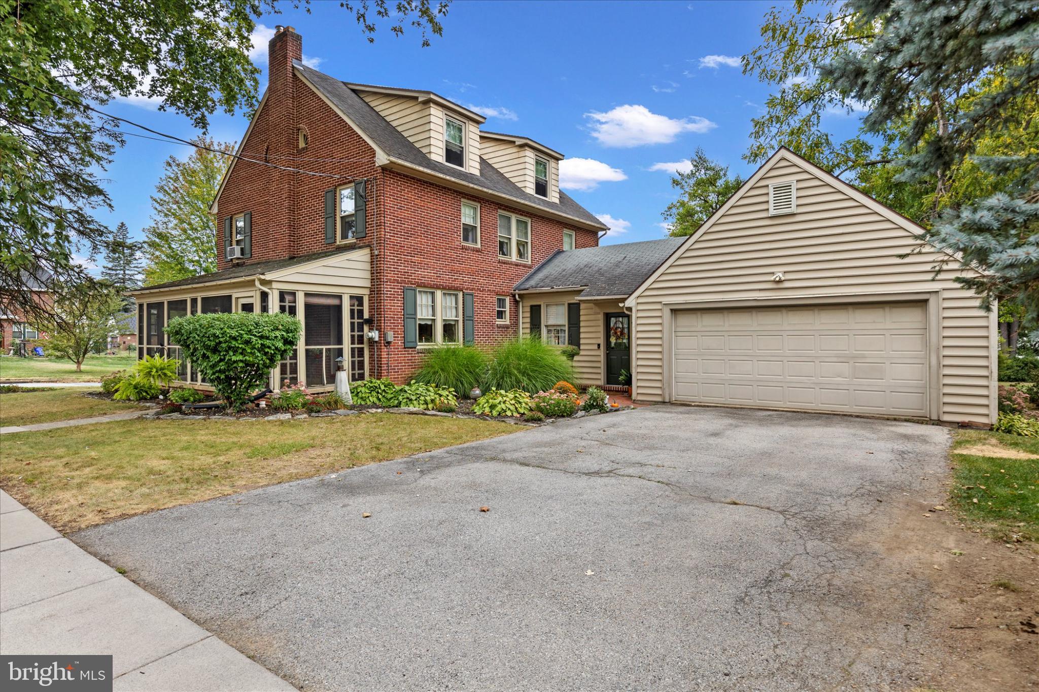 EAST YORK - Residential