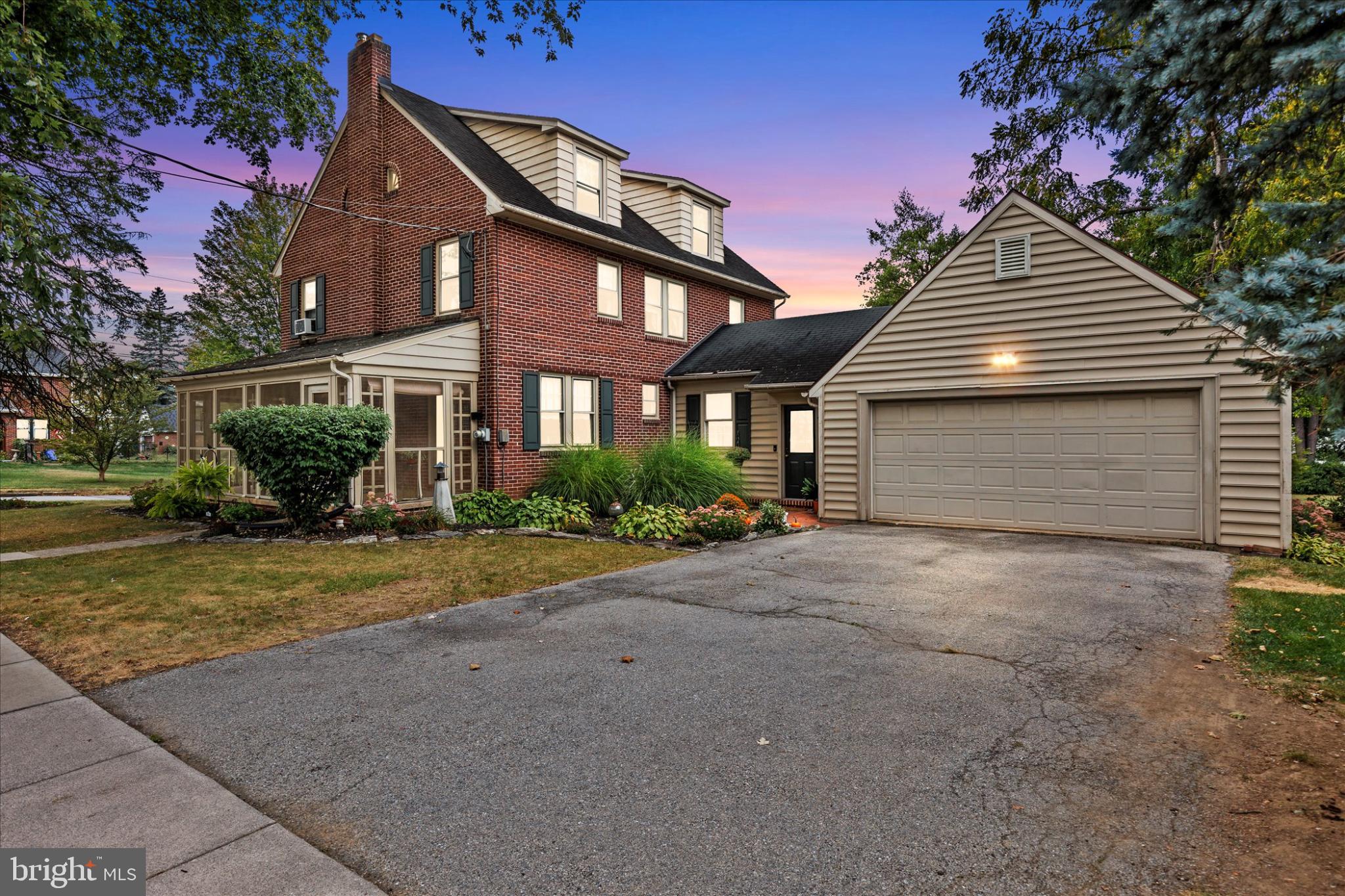 EAST YORK - Residential