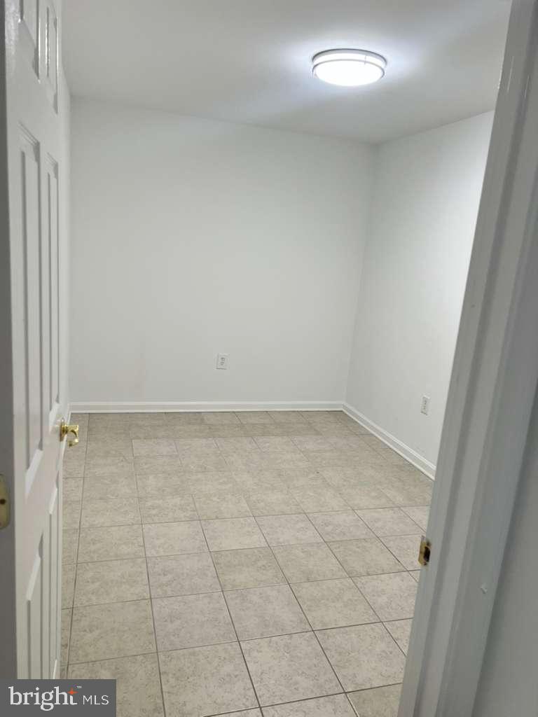 DALE CITY - Residential Lease