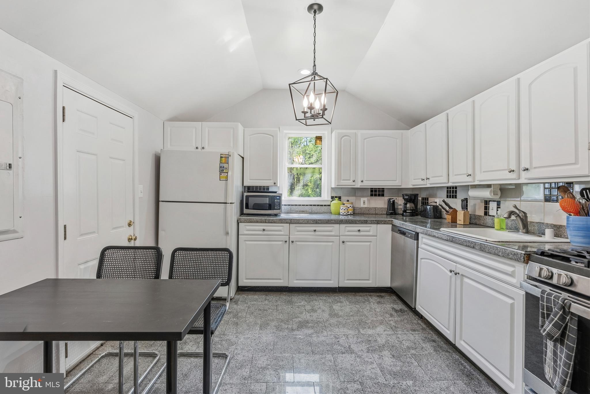 LUTHERVILLE - Residential