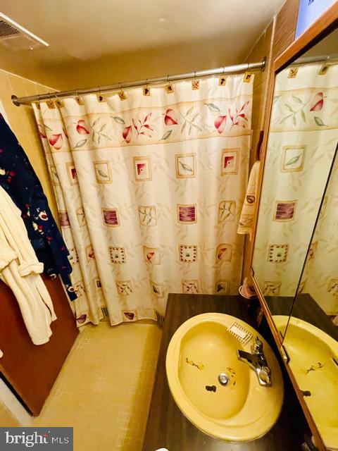 CASTOR GARDENS - Residential Income