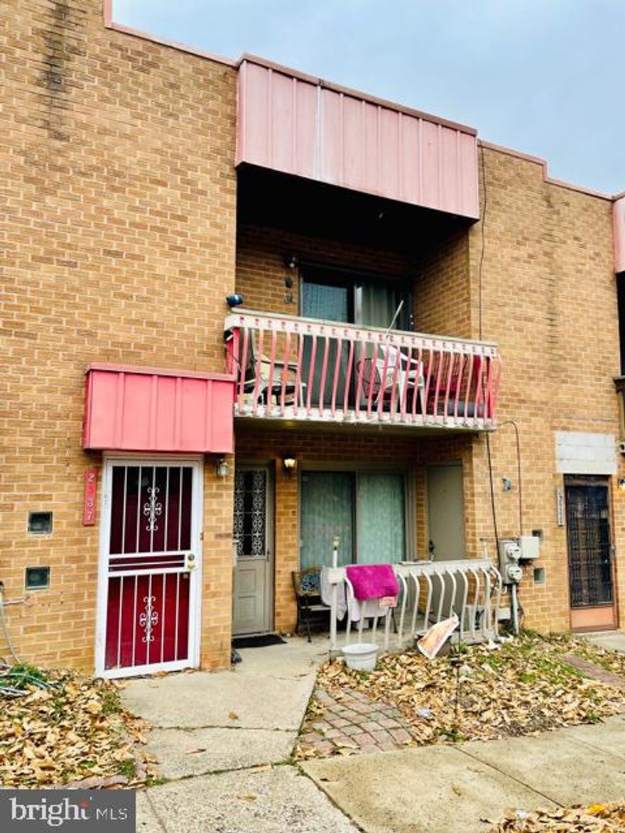 New Listing- Duplex in Castor Gardens
This property is ready for tenants. It consists of two flat units both 2 bedroom & 2 full baths. Property is in well kept condition.