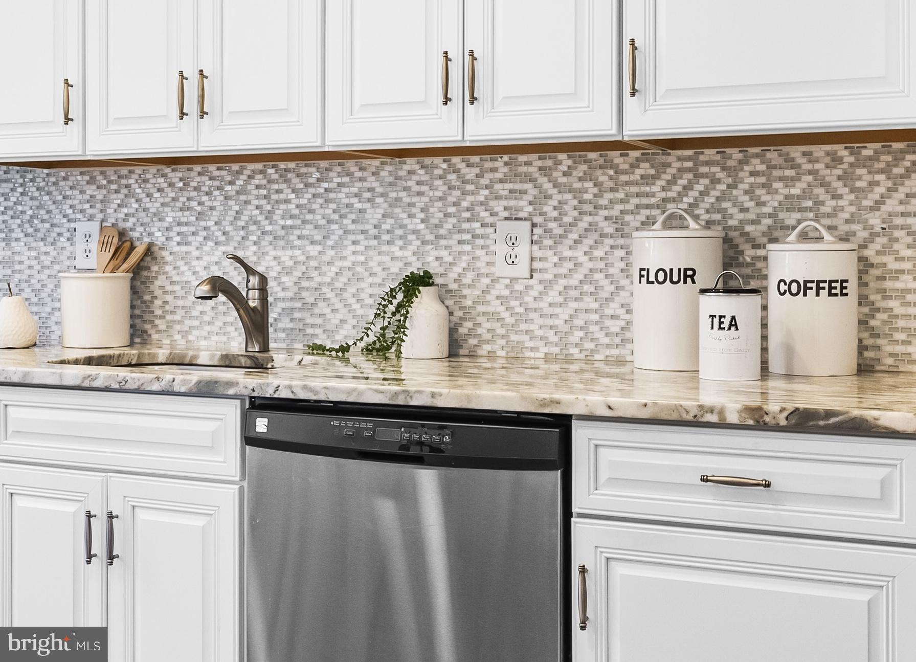 CHAPMAN MANOR - Residential