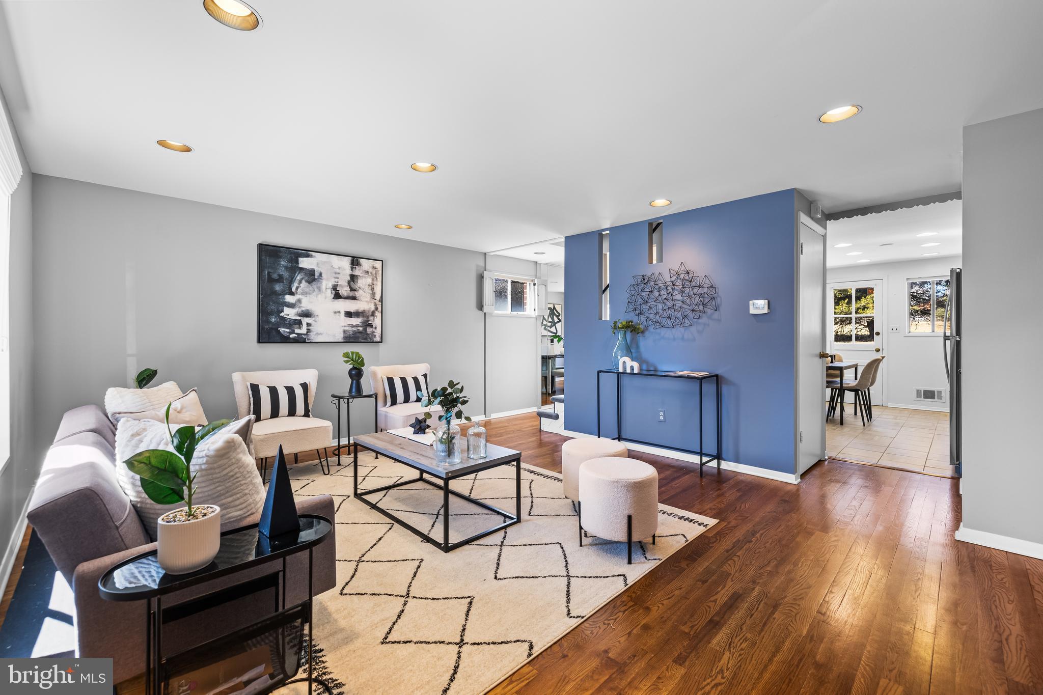 CHAPMAN MANOR - Residential