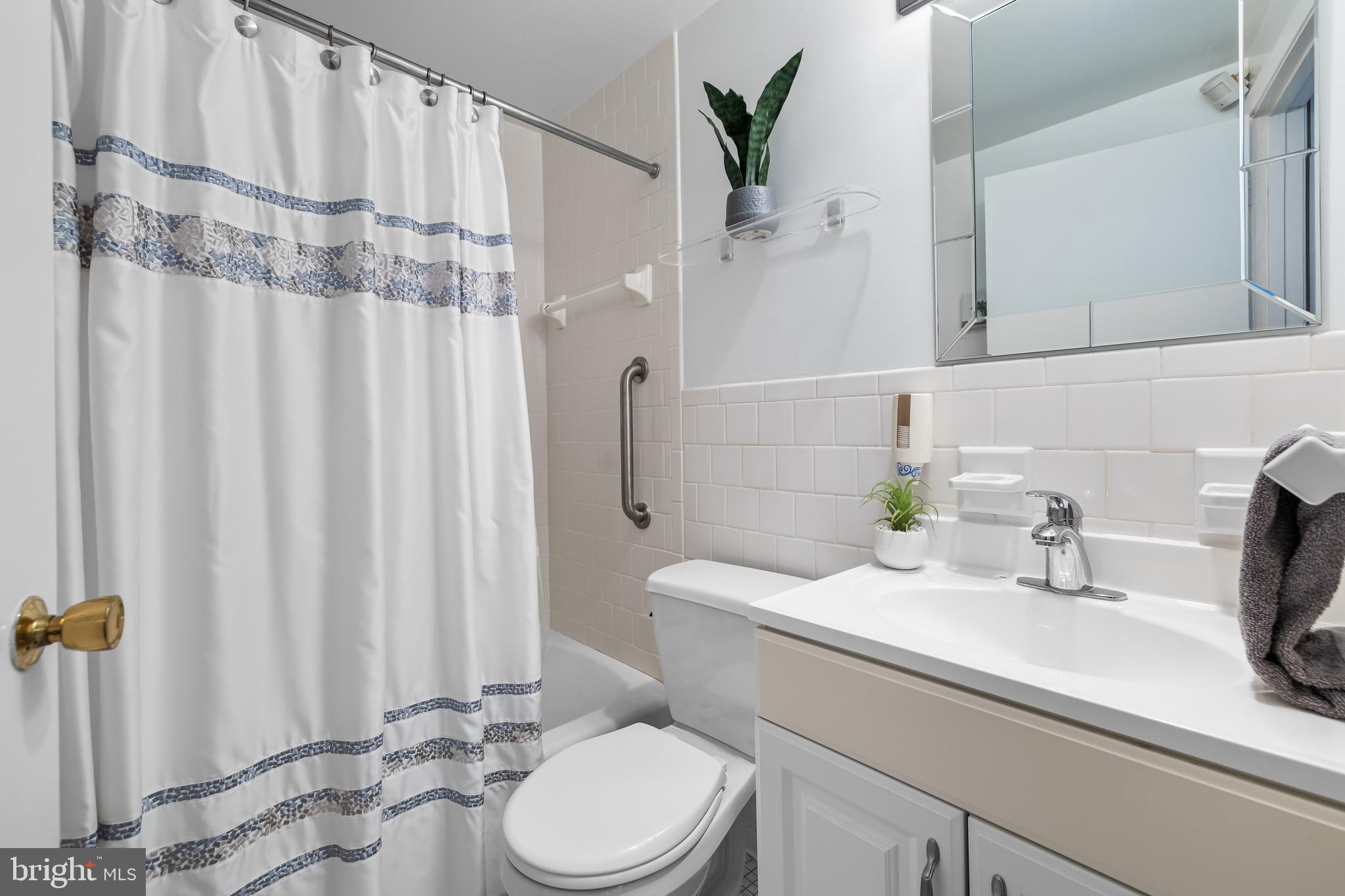 CHAPMAN MANOR - Residential