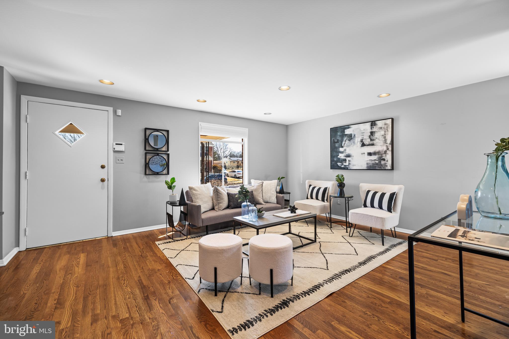 CHAPMAN MANOR - Residential