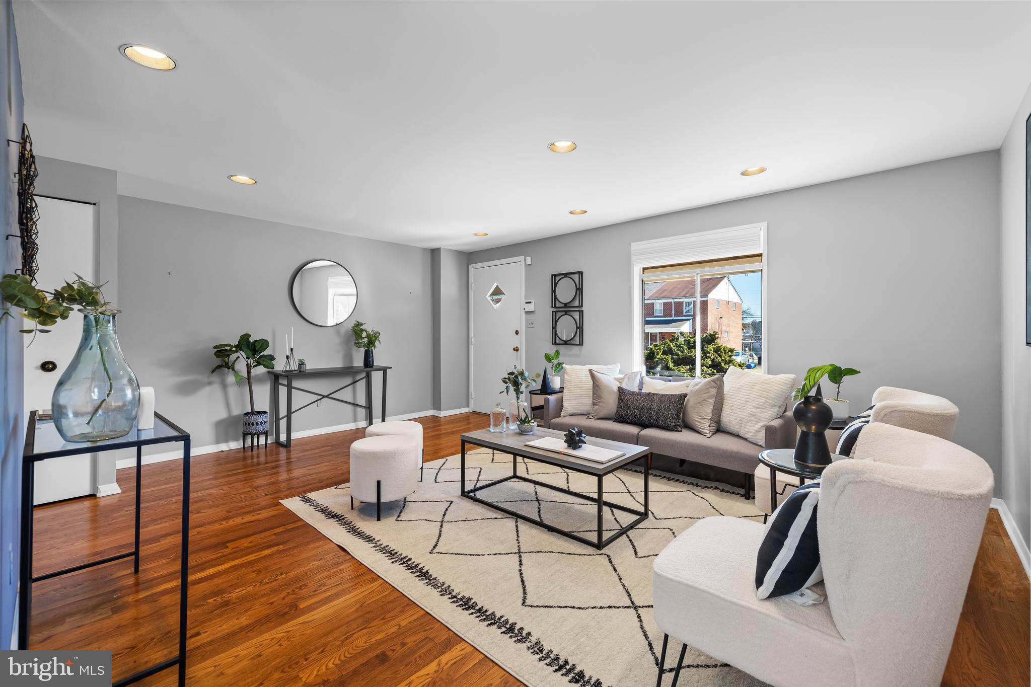 CHAPMAN MANOR - Residential