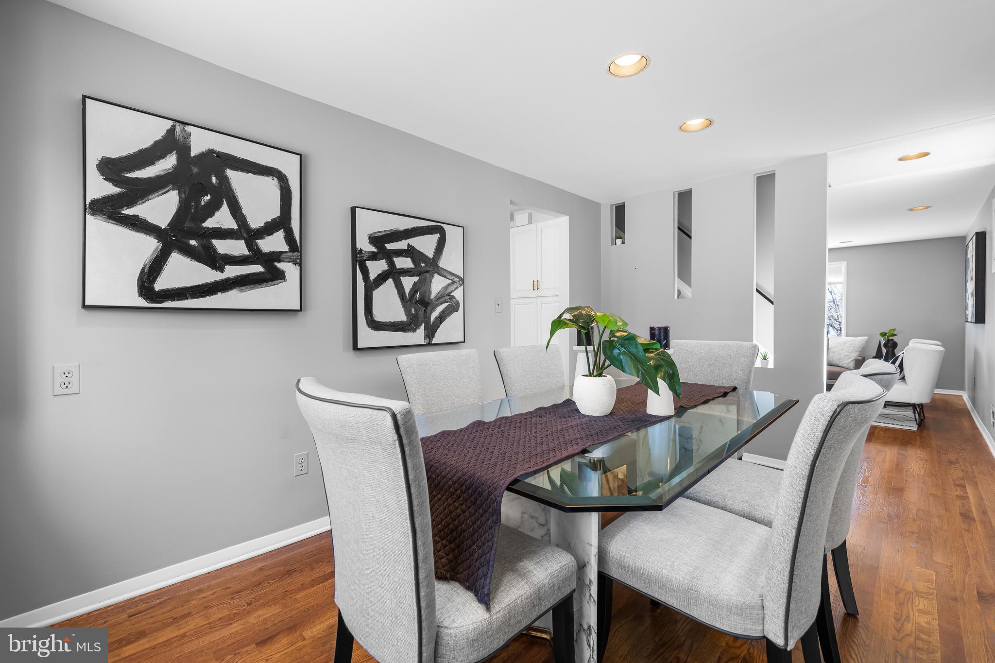 CHAPMAN MANOR - Residential