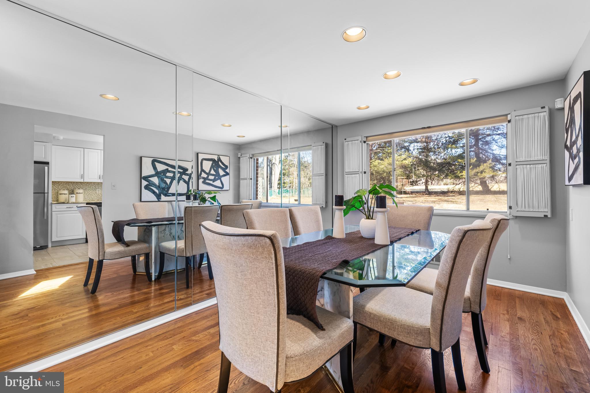 CHAPMAN MANOR - Residential