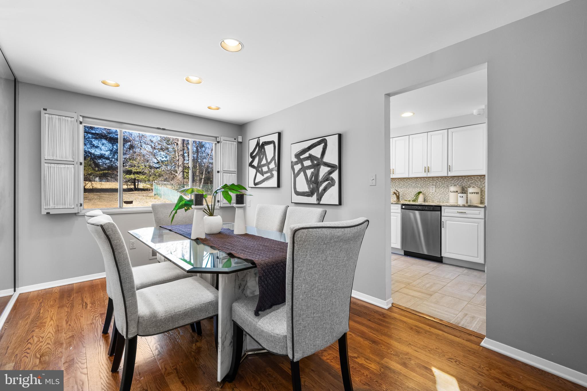 CHAPMAN MANOR - Residential