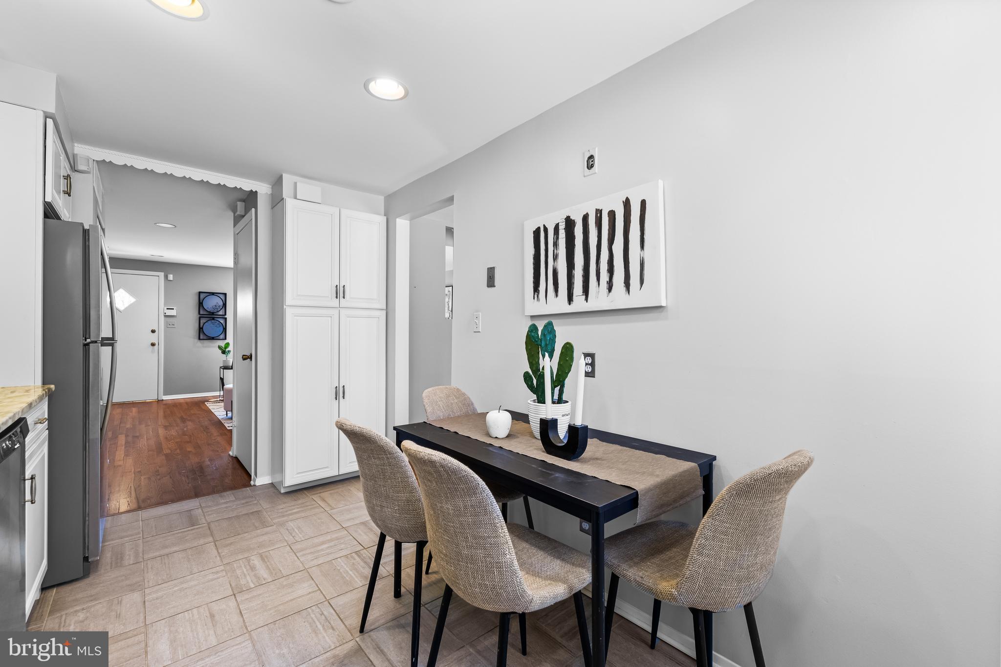 CHAPMAN MANOR - Residential