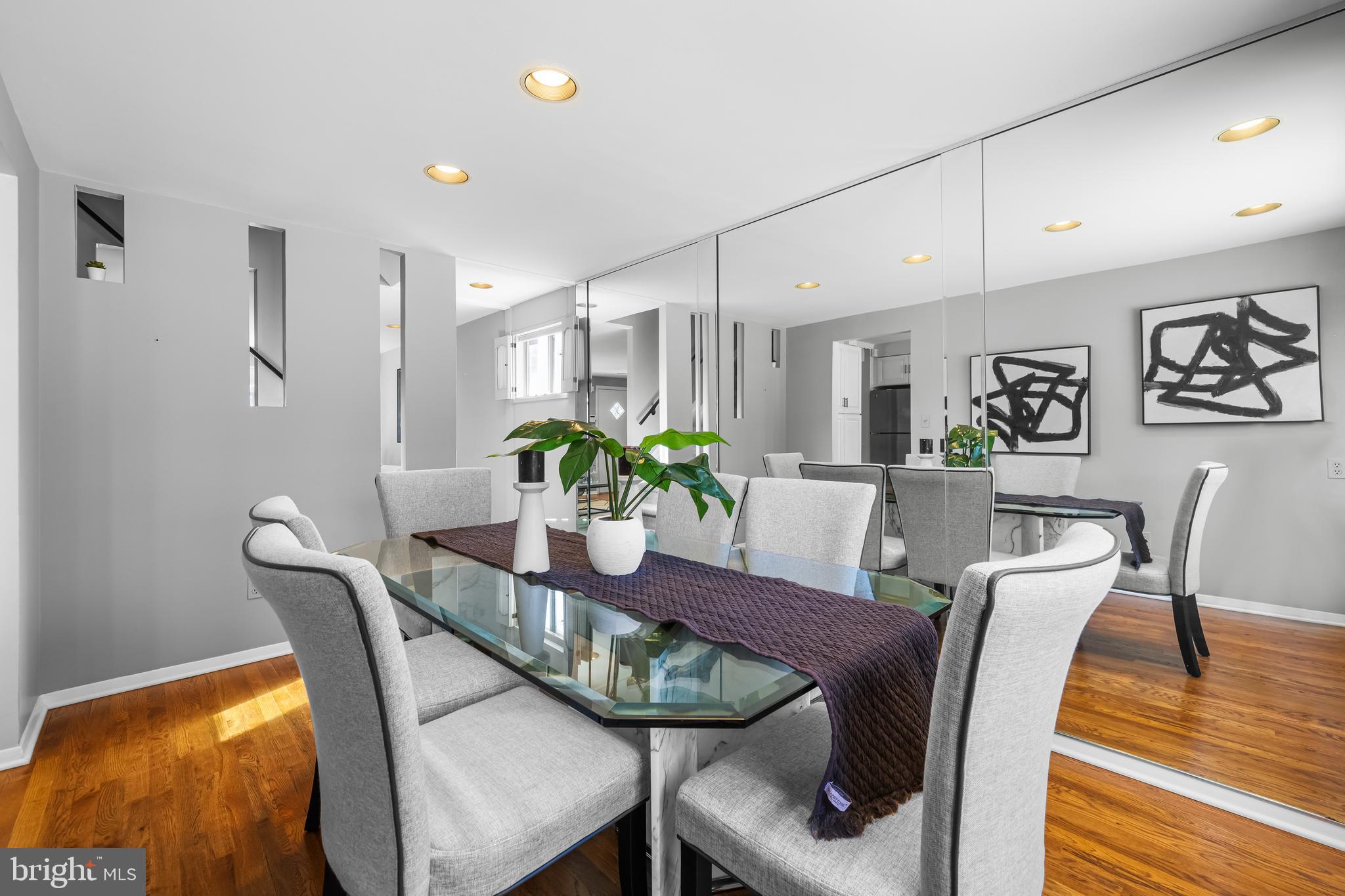 CHAPMAN MANOR - Residential