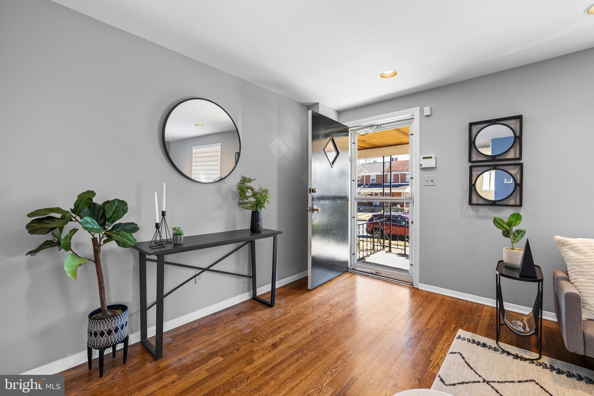 CHAPMAN MANOR - Residential