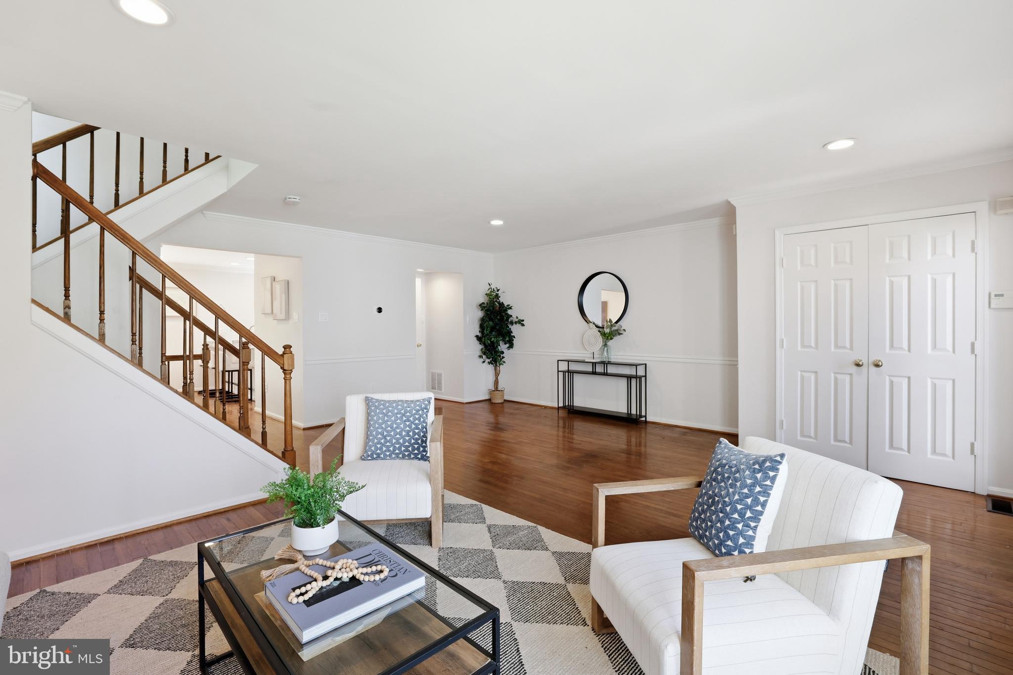 LONGMEAD - Residential
