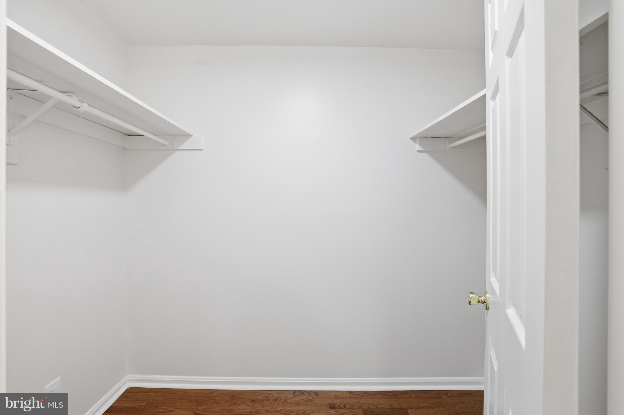 LONGMEAD - Residential