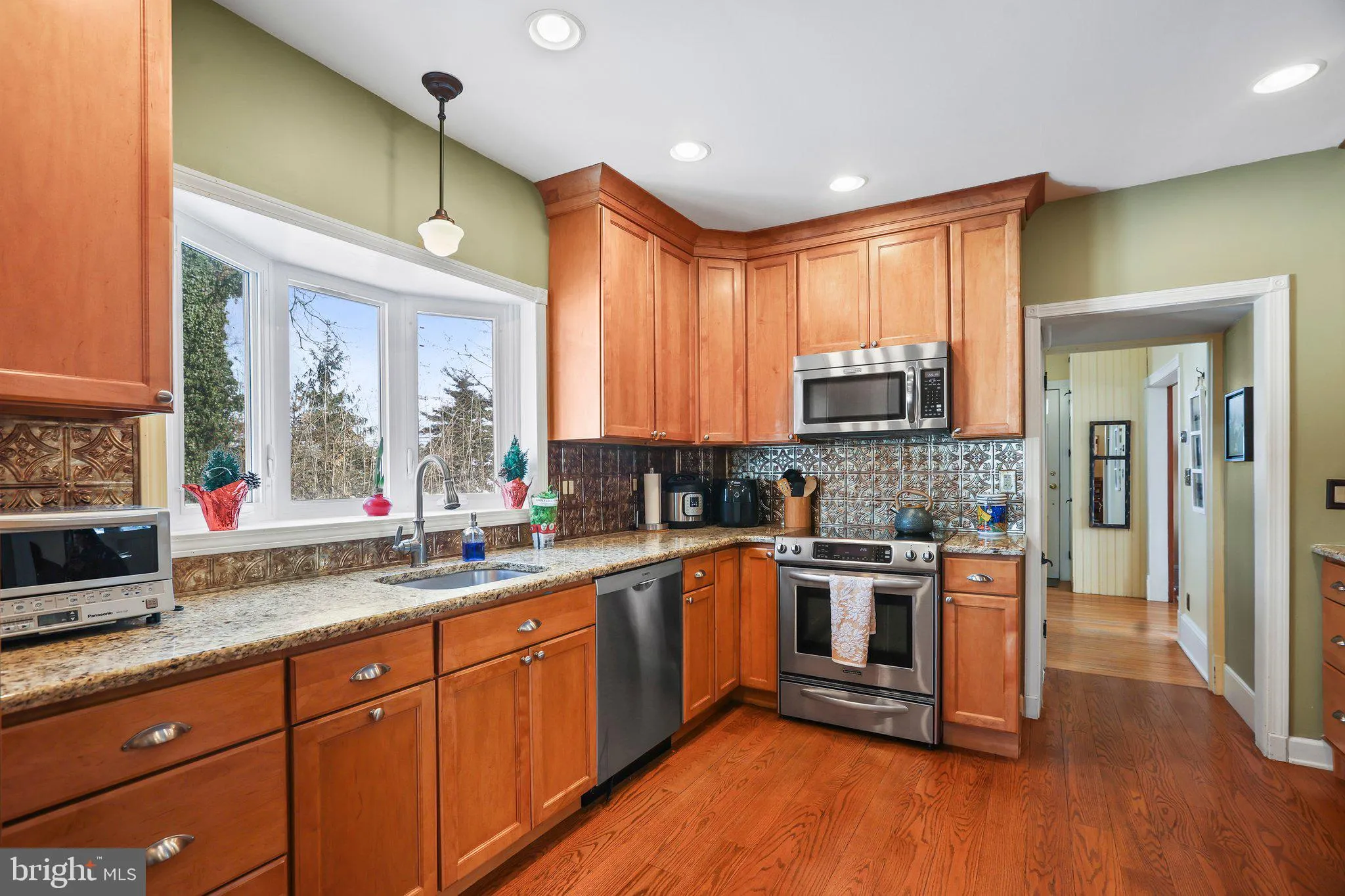 Belle Mead, New Jersey 08502, United States, 4 Bedrooms Bedrooms, ,2 BathroomsBathrooms,Residential,Pending,12752