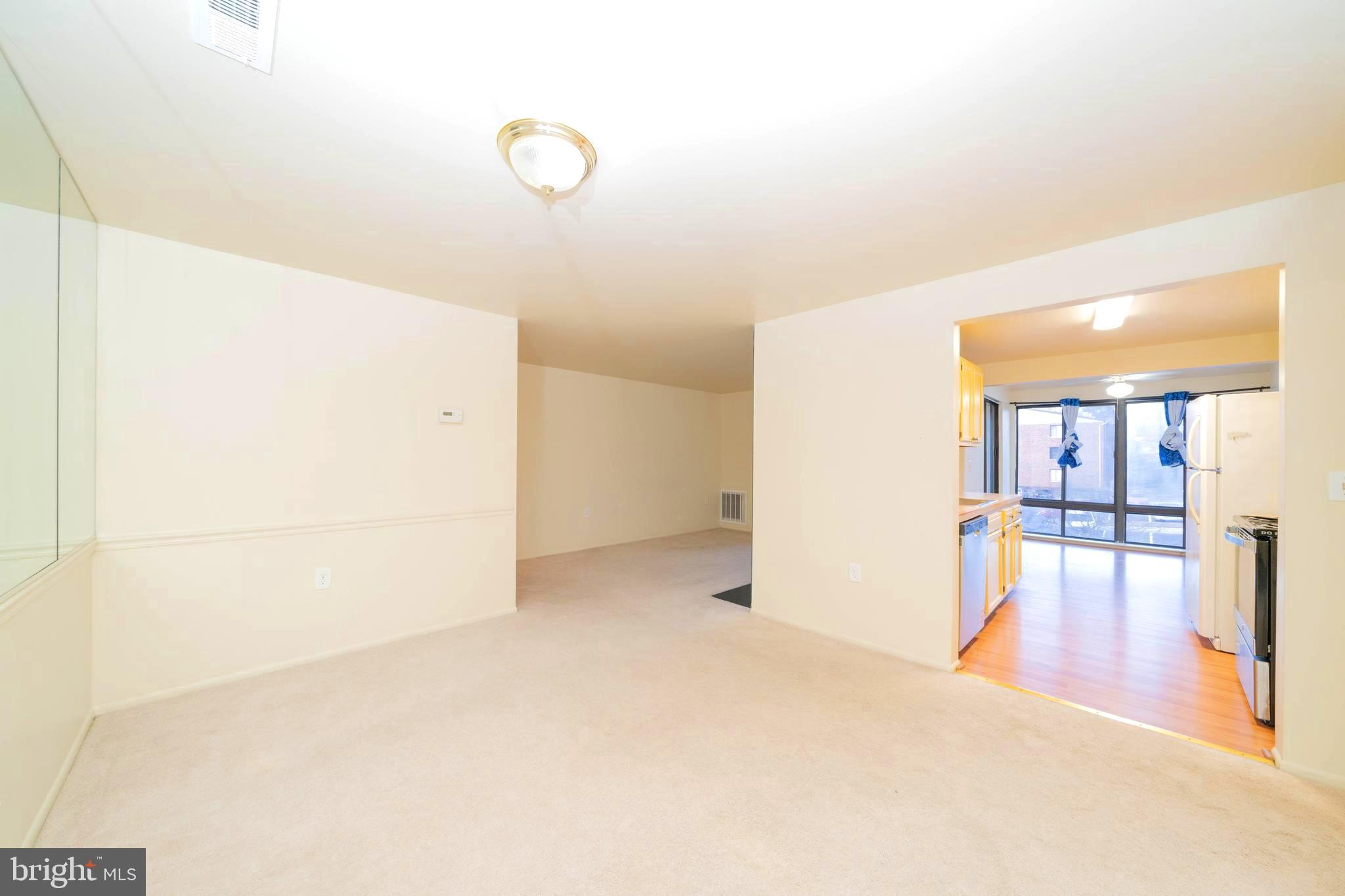 FARMINGDALE - Residential Lease