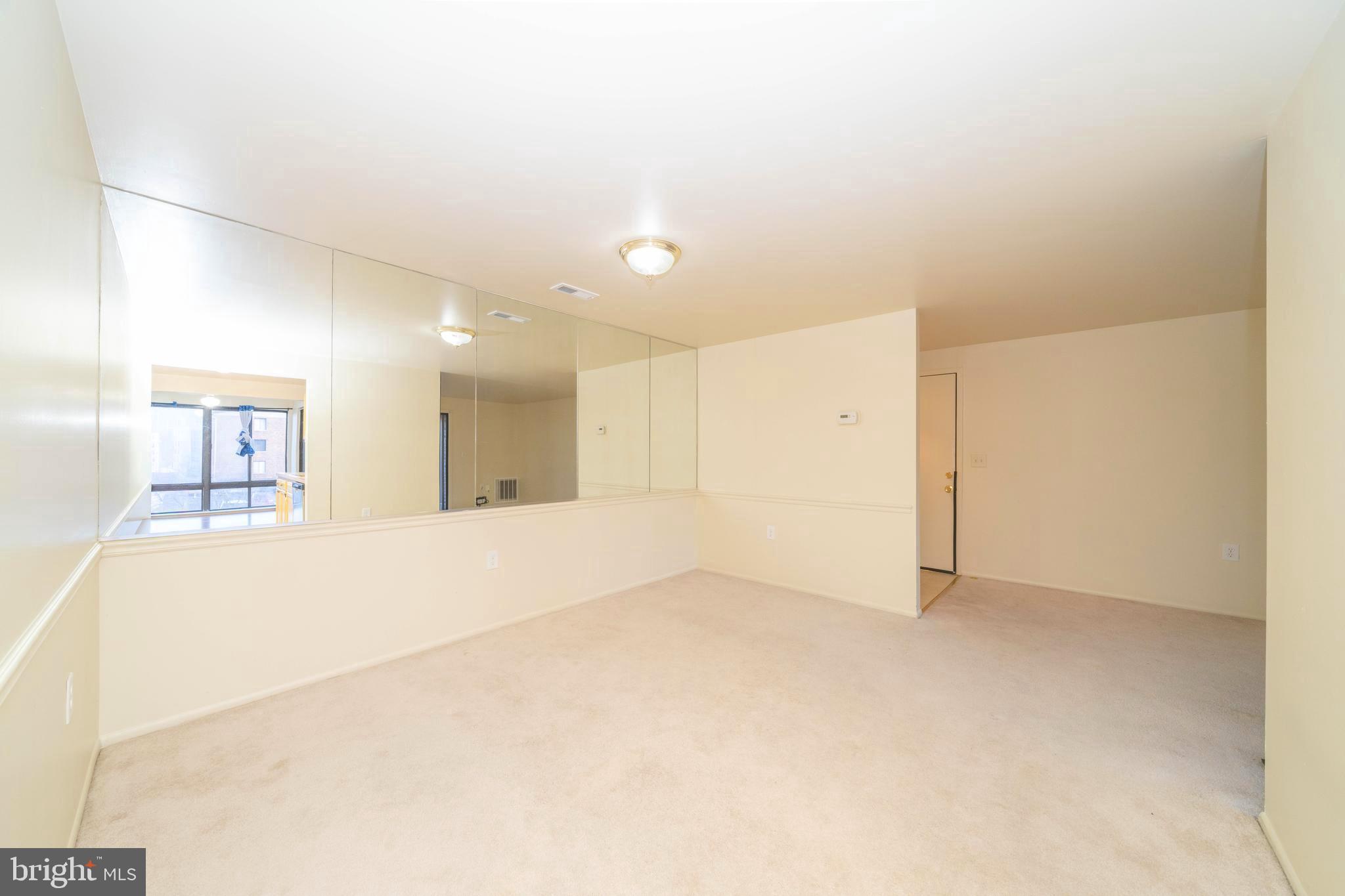 FARMINGDALE - Residential Lease