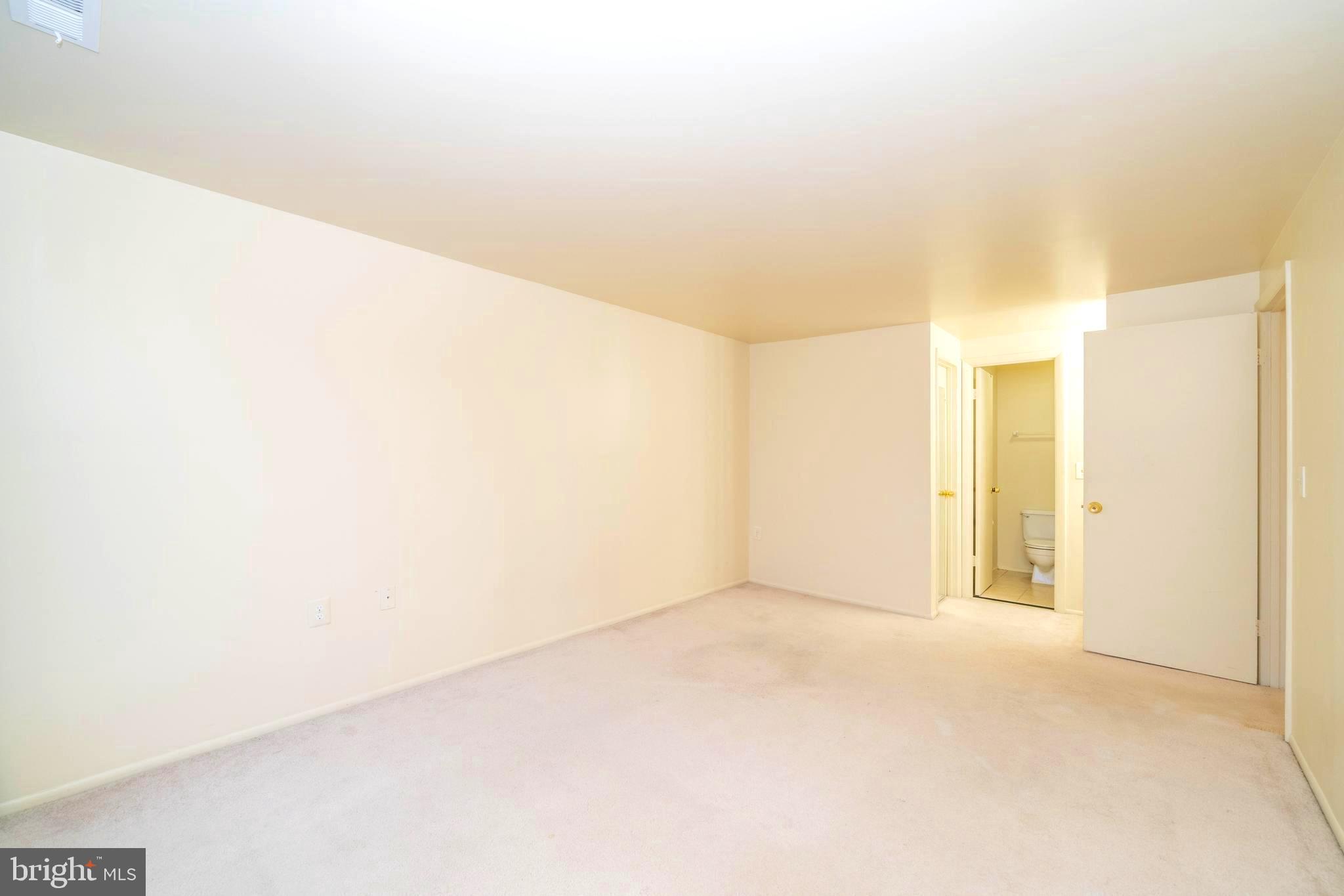 FARMINGDALE - Residential Lease