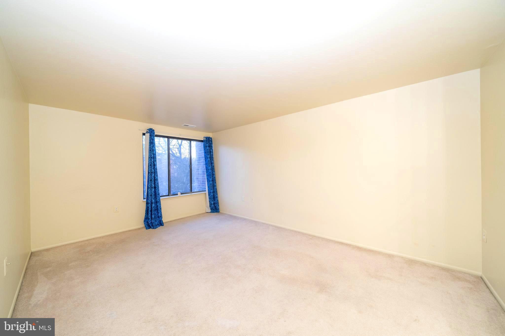 FARMINGDALE - Residential Lease