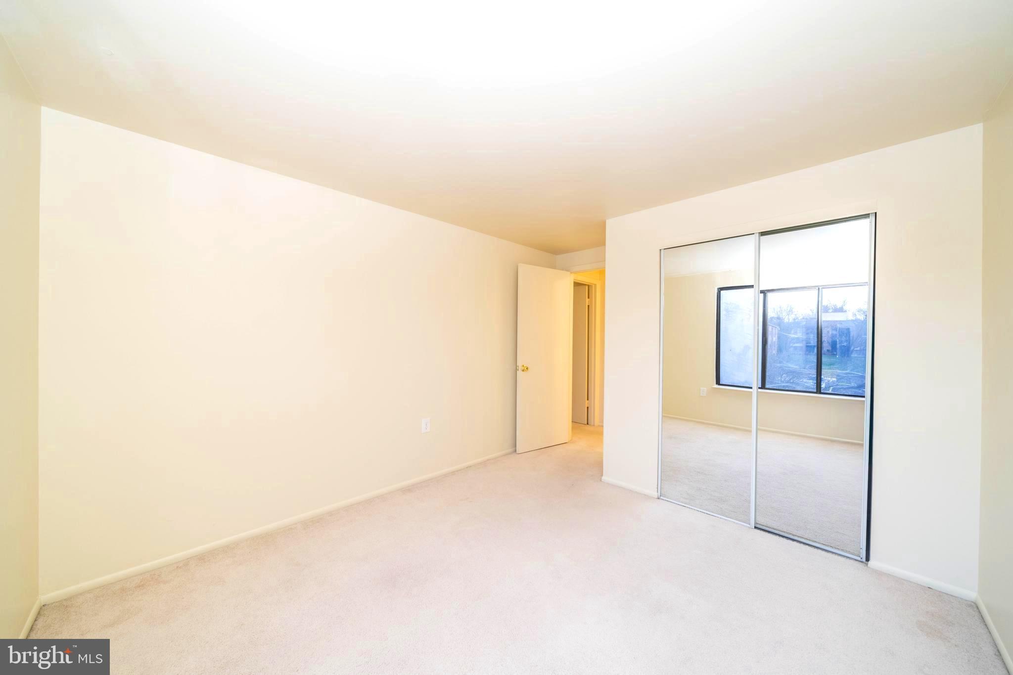 FARMINGDALE - Residential Lease