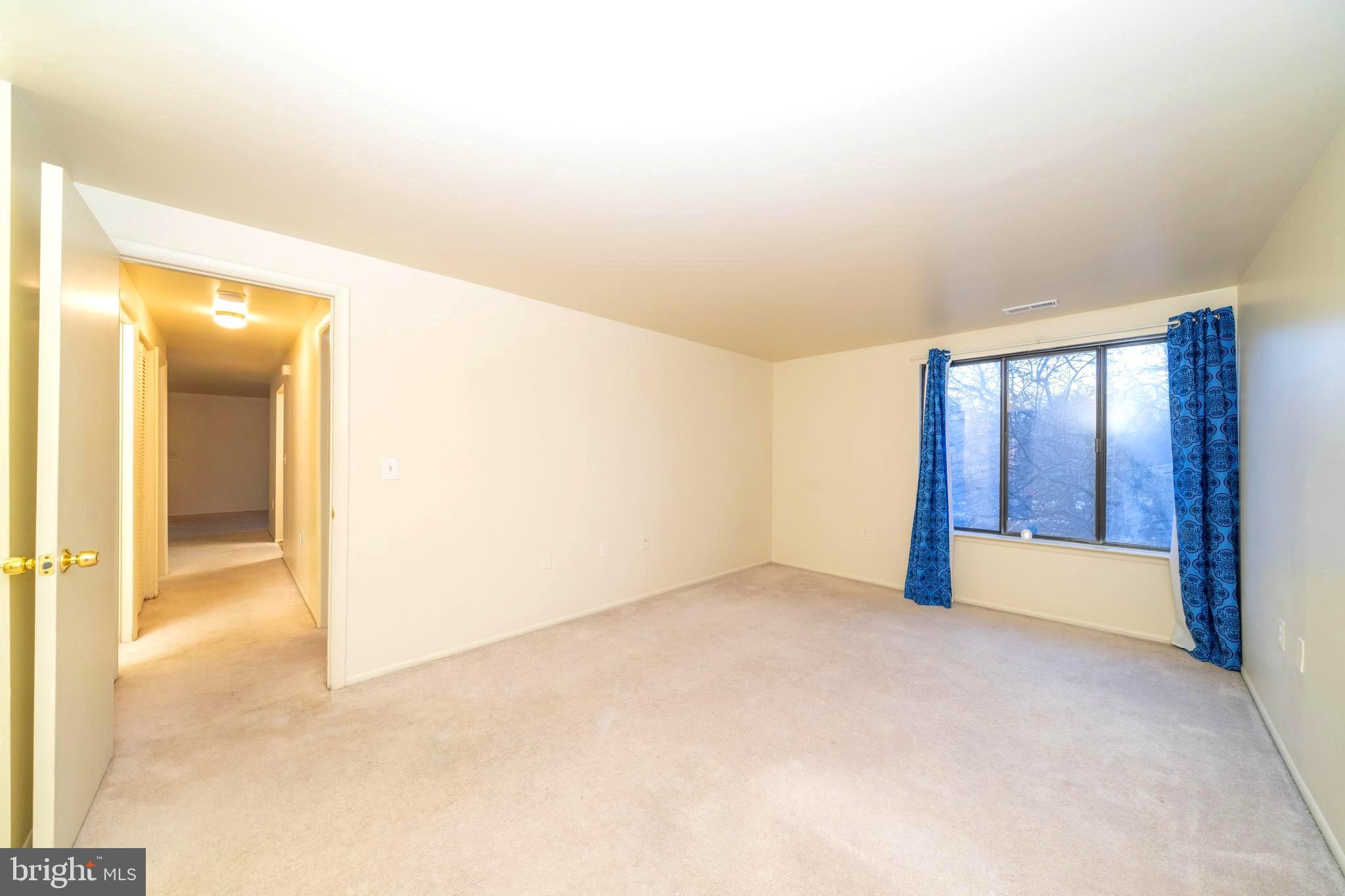 FARMINGDALE - Residential Lease