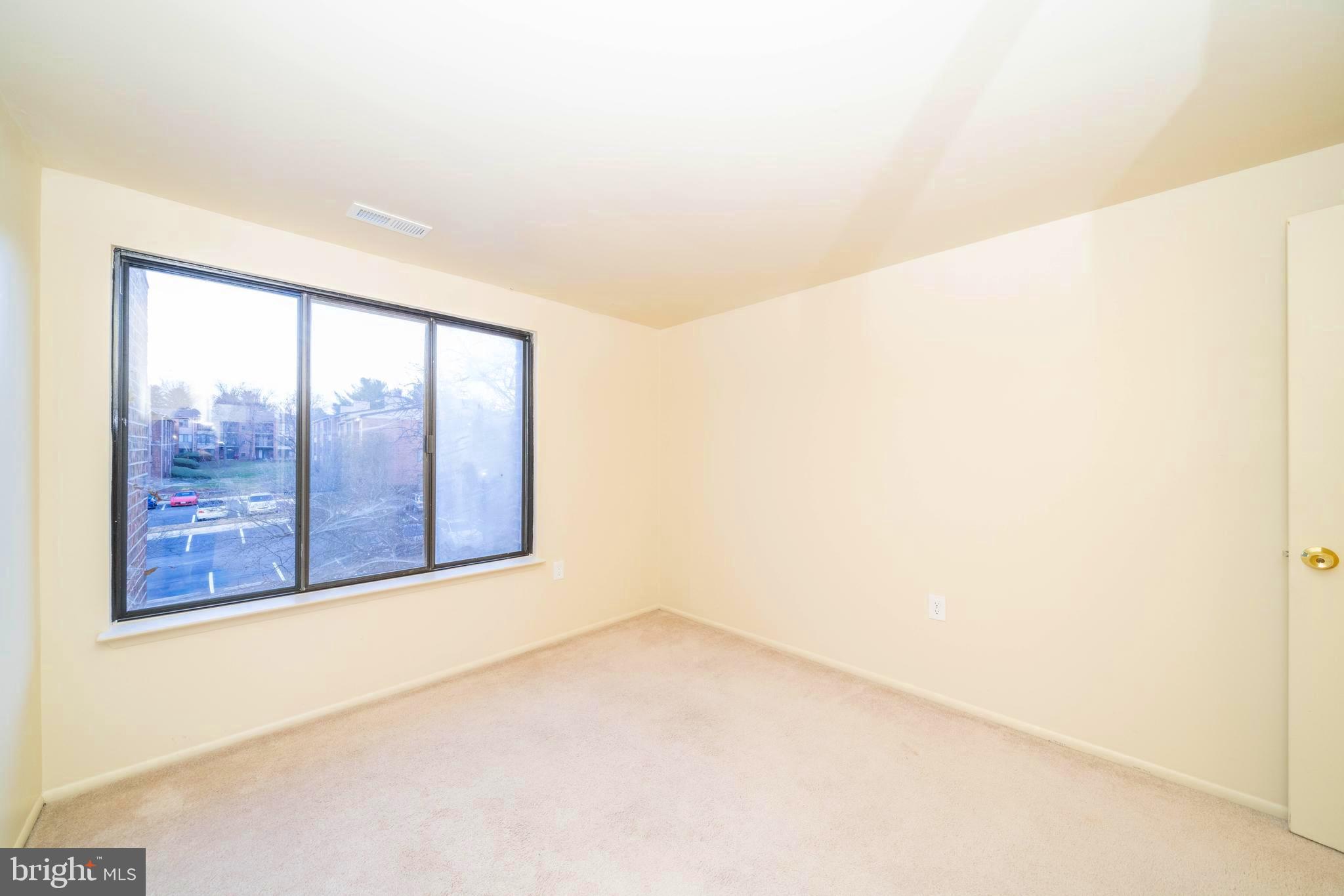 FARMINGDALE - Residential Lease