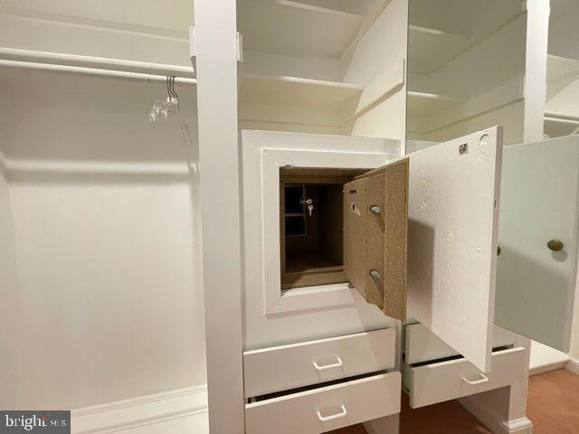 POTOMAC OUTSIDE - Residential