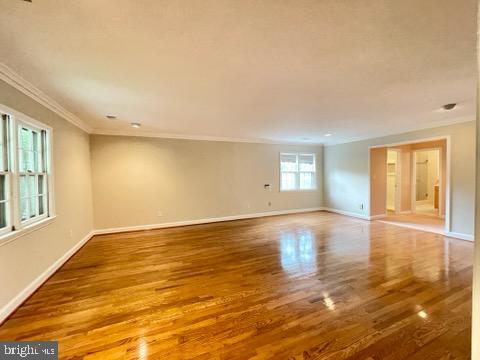 POTOMAC OUTSIDE - Residential