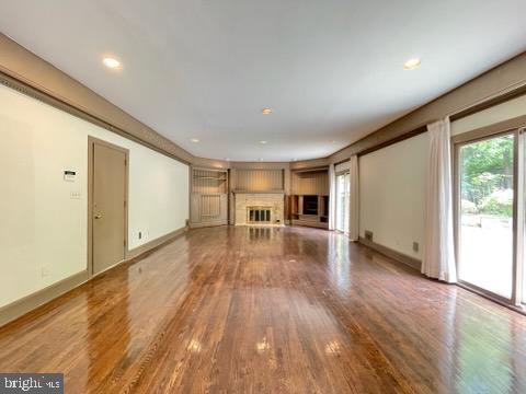 POTOMAC OUTSIDE - Residential