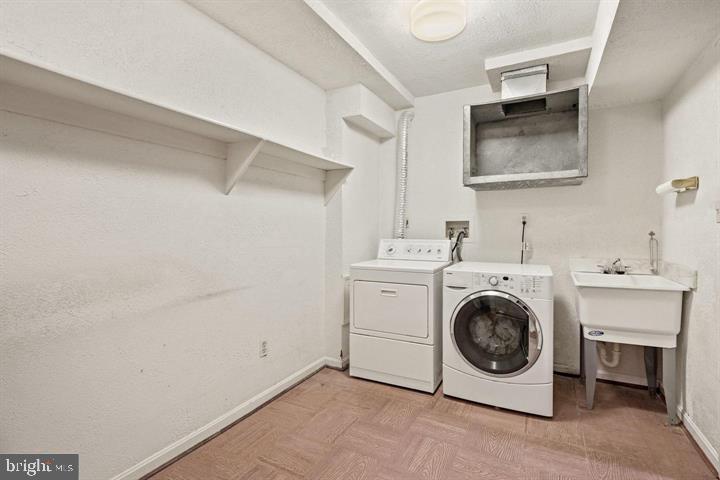 POTOMAC OUTSIDE - Residential