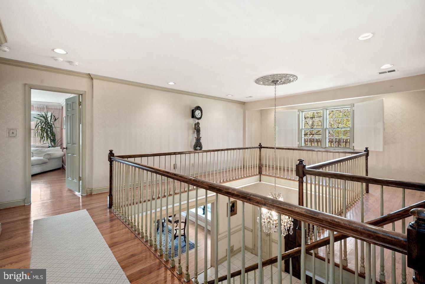 POTOMAC OUTSIDE - Residential