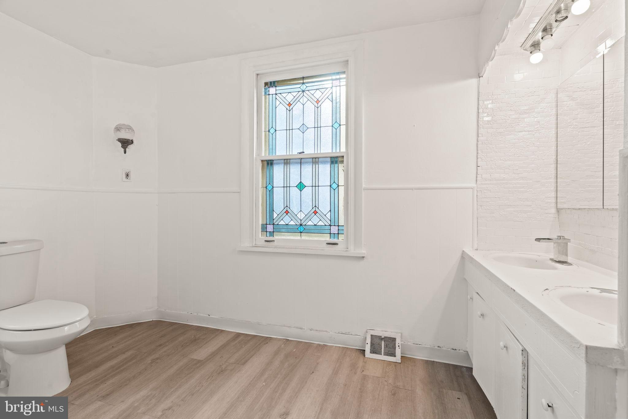 LAWNDALE - Residential