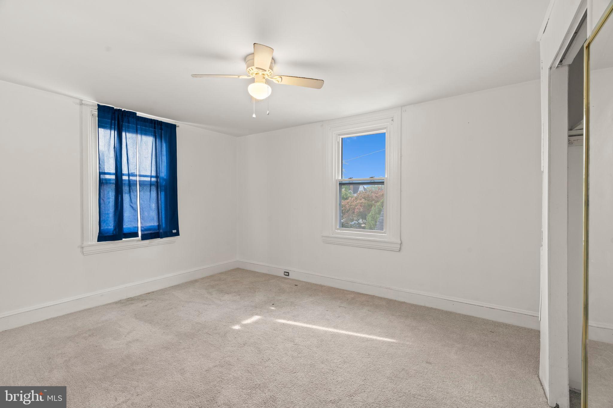 LAWNDALE - Residential