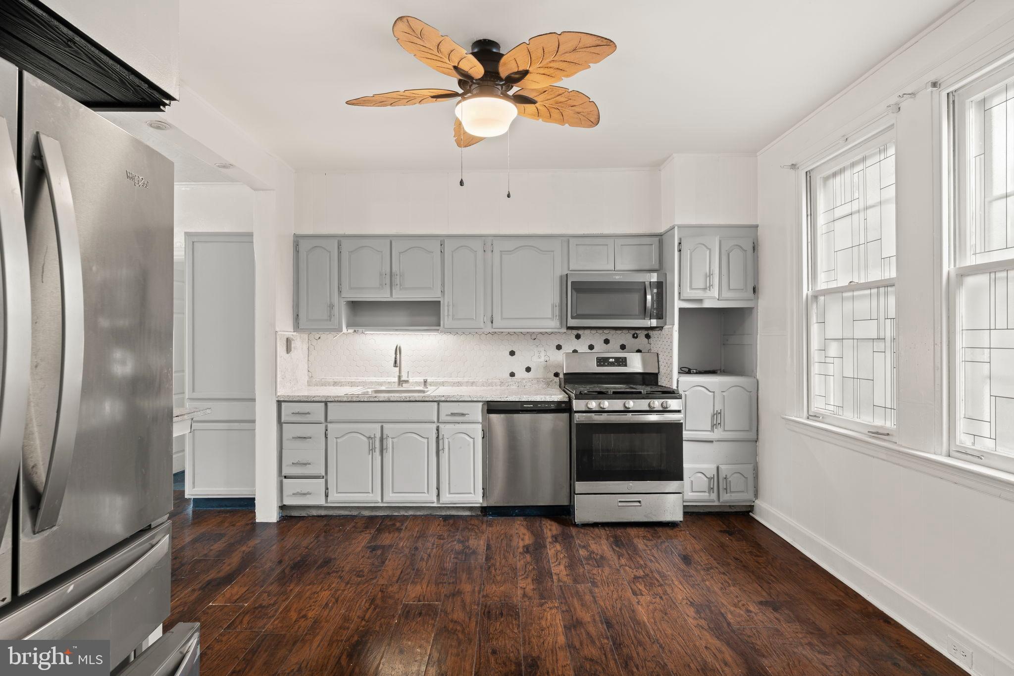 LAWNDALE - Residential