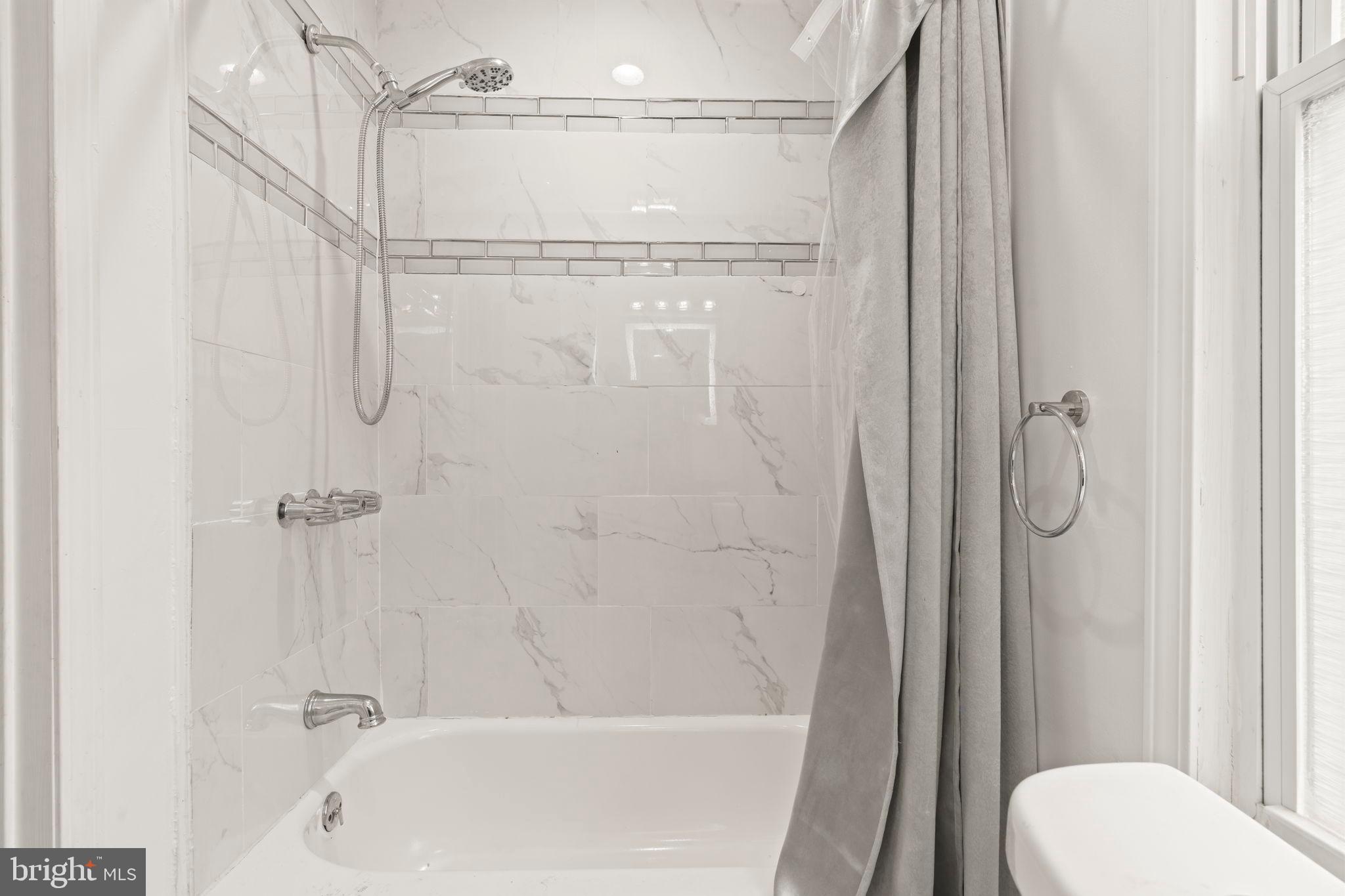 LAWNDALE - Residential