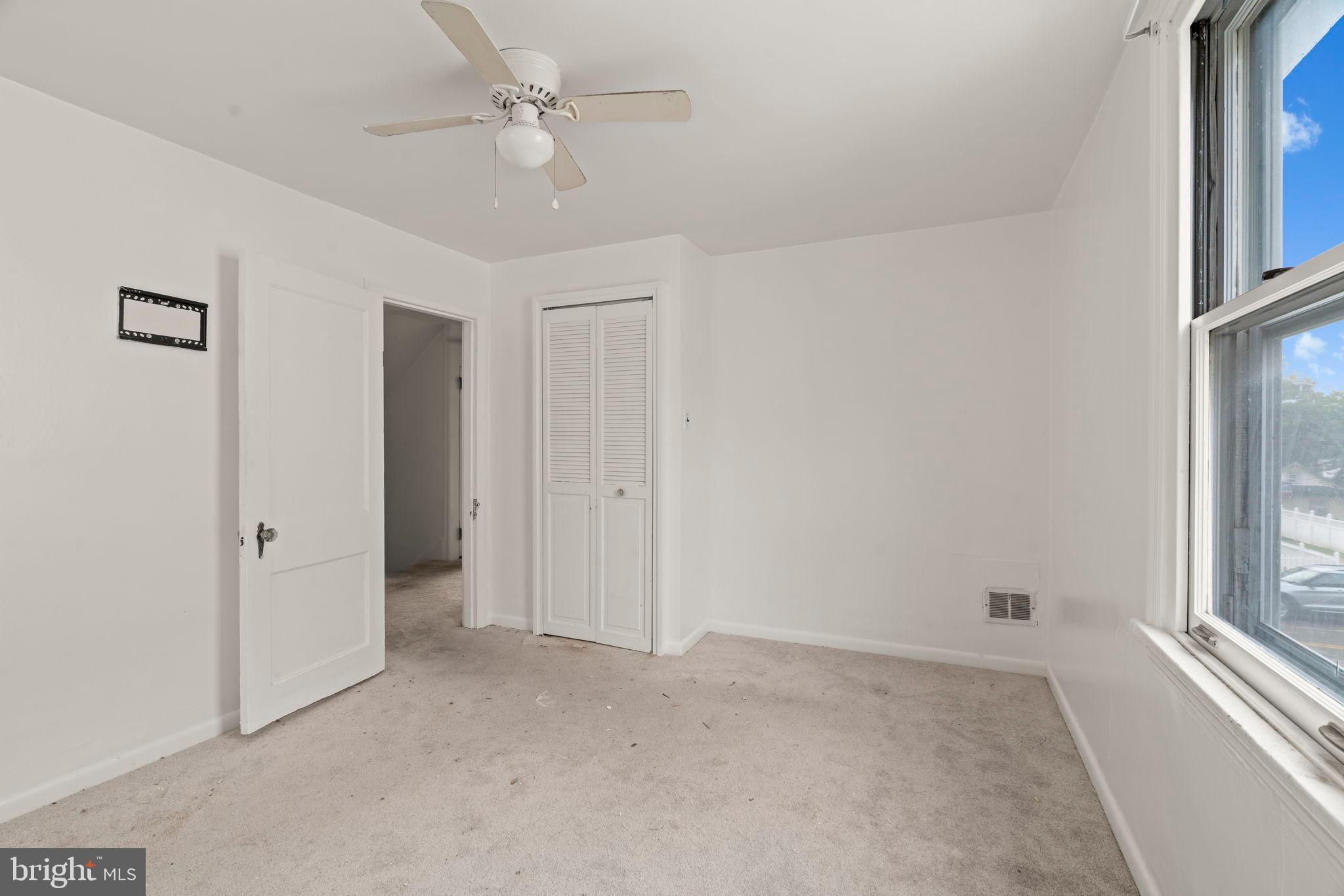 LAWNDALE - Residential