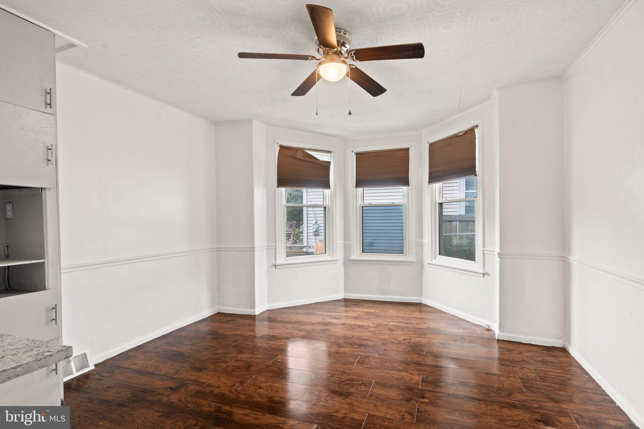 LAWNDALE - Residential