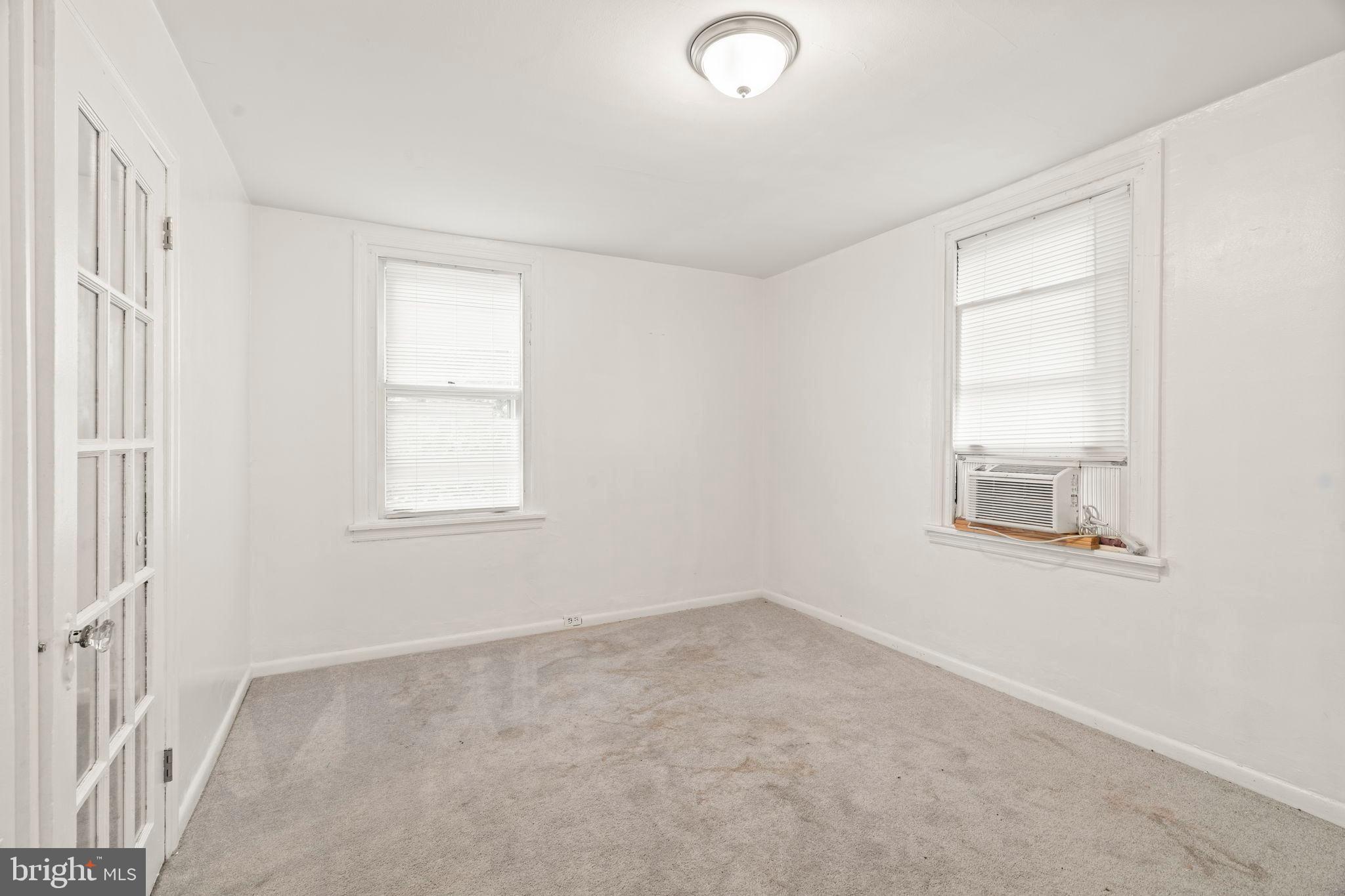 LAWNDALE - Residential