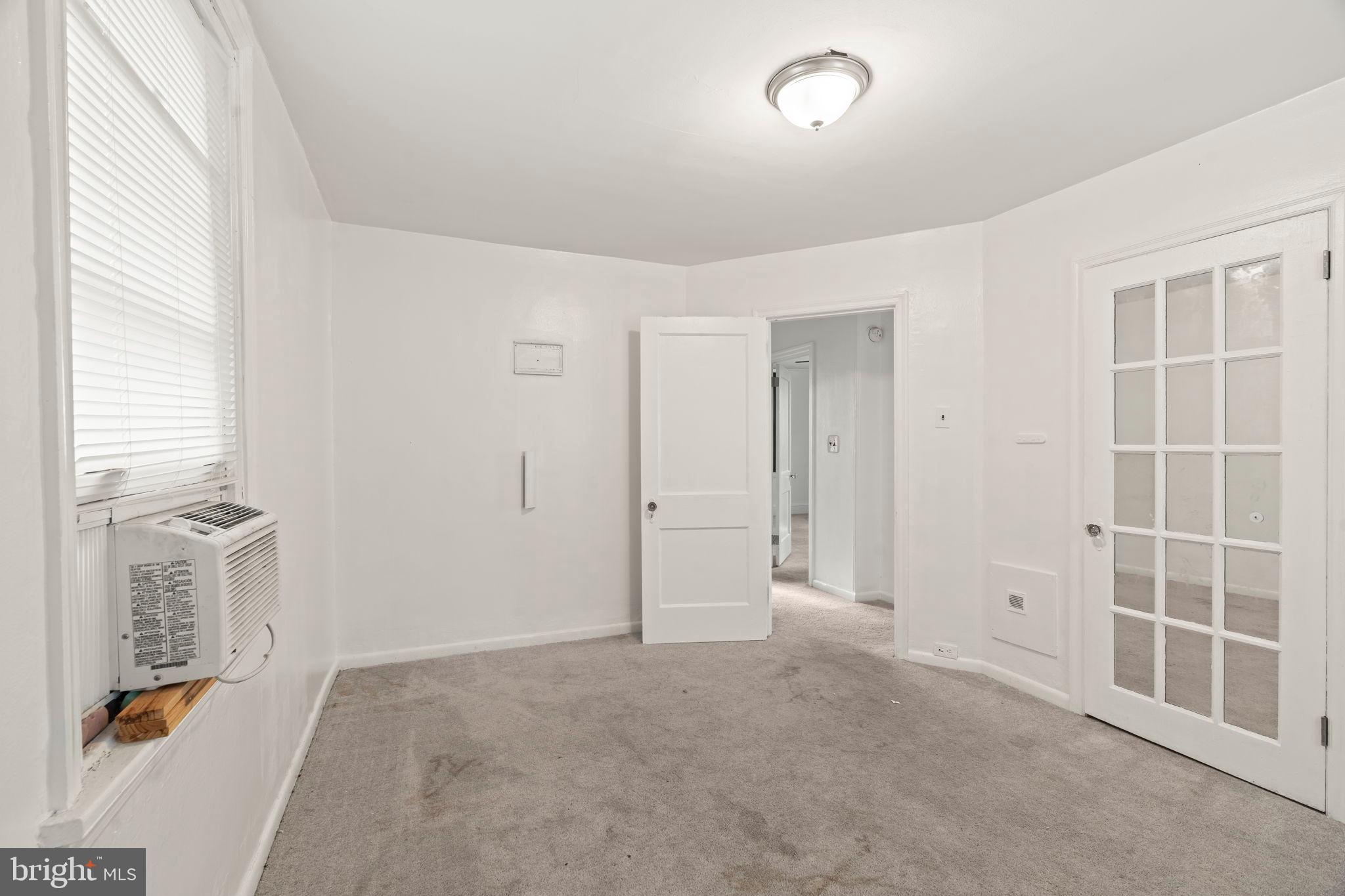 LAWNDALE - Residential