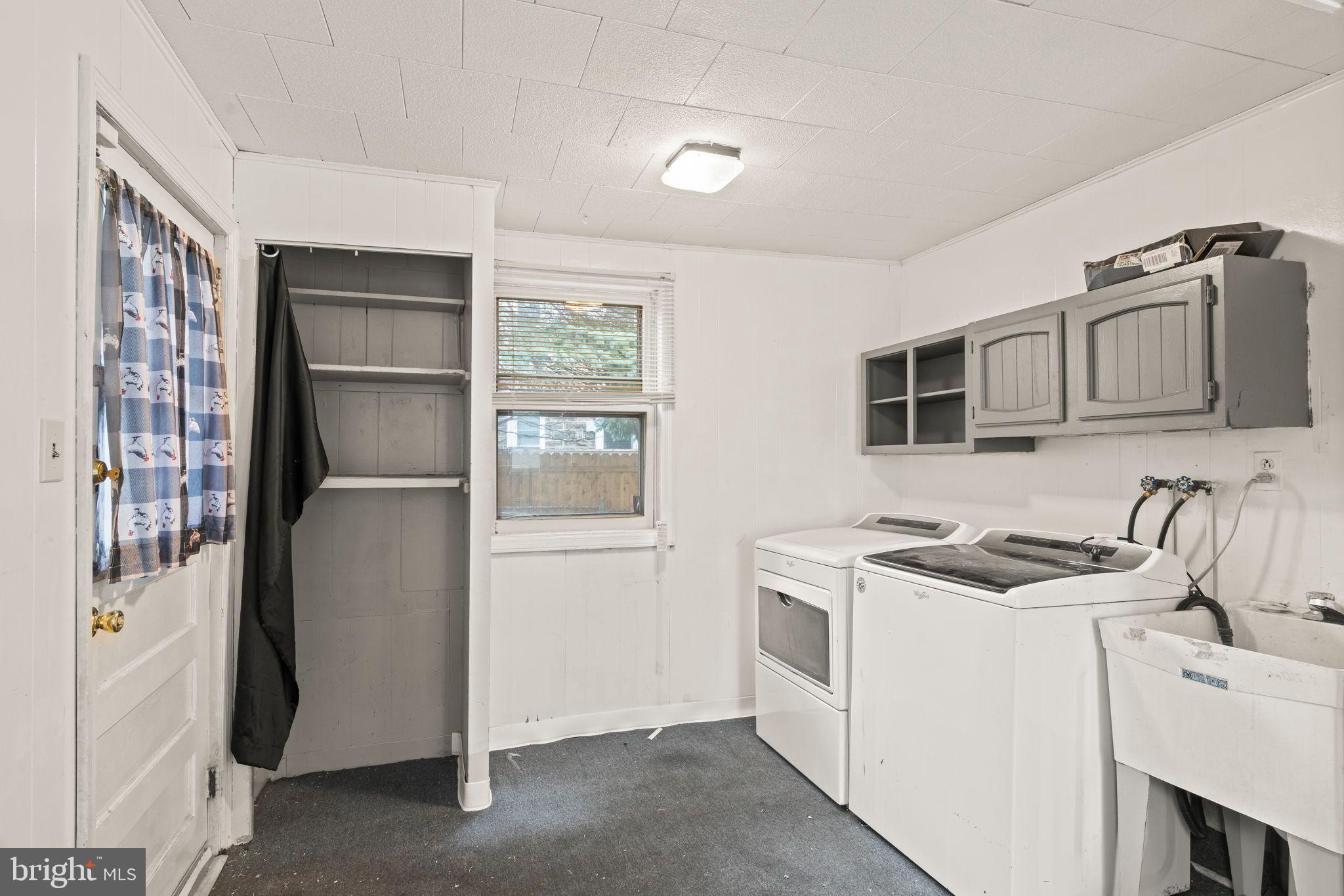 LAWNDALE - Residential