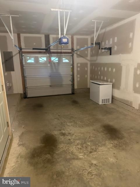 SOUTH RIDING - Residential Lease