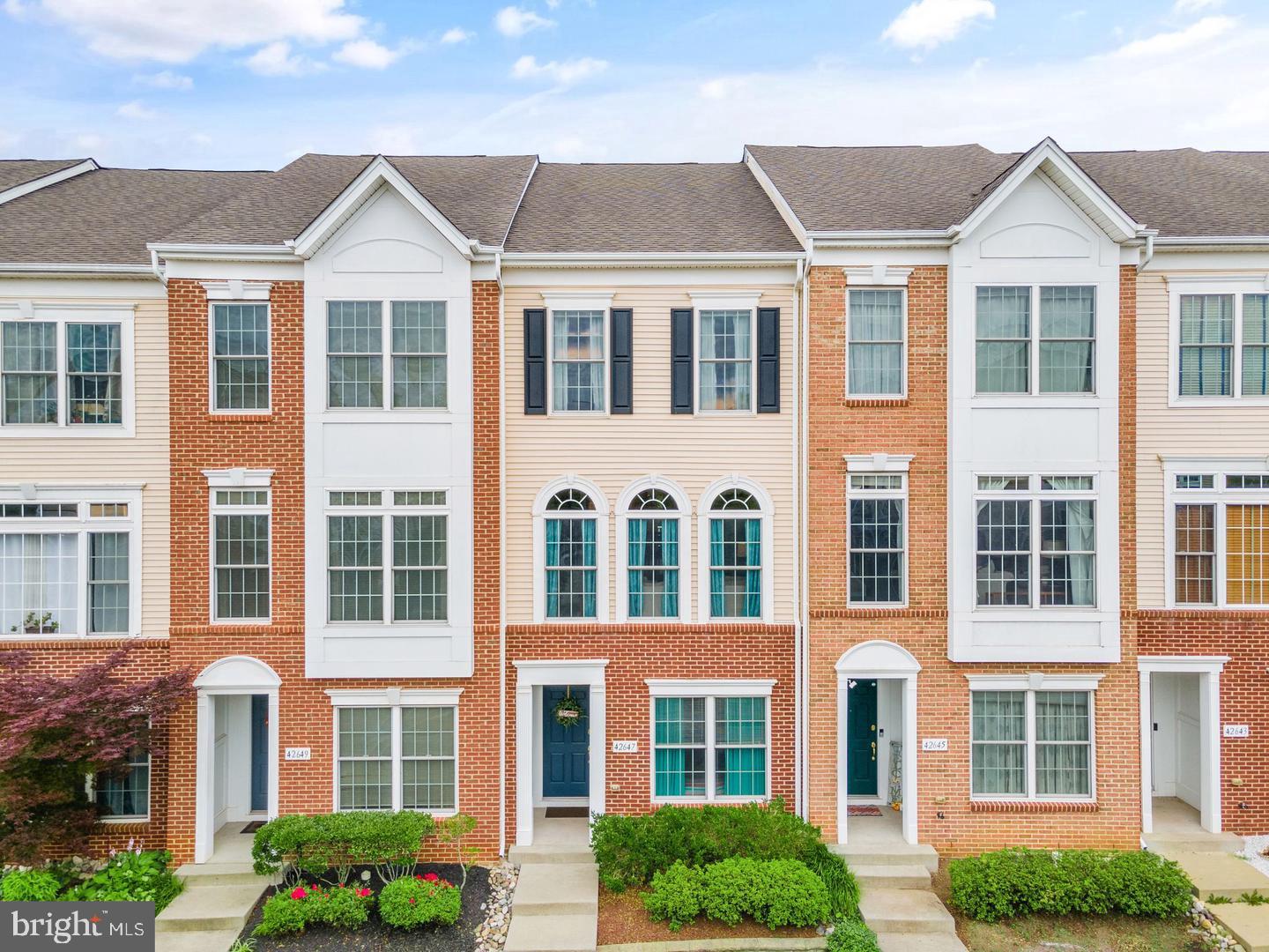 SOUTH RIDING - Residential Lease