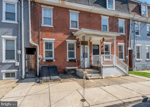 Townhouse For Sale - 307 Jones Avenue<br/> BURLINGTON, NJ 08016