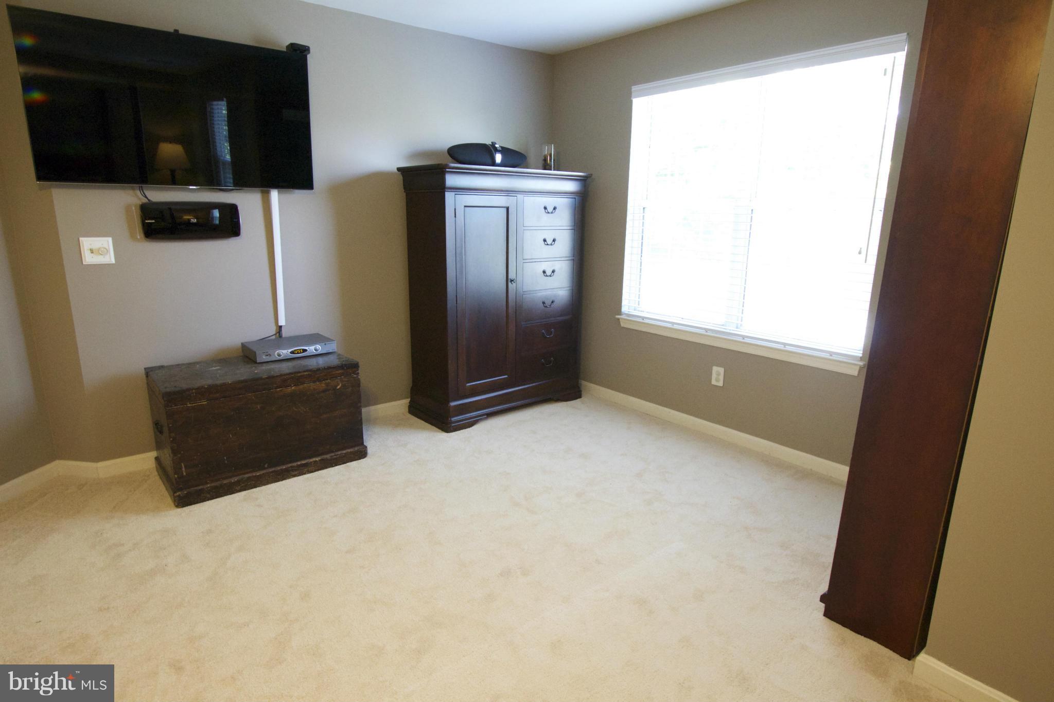 POTOMAC LAKES - Residential